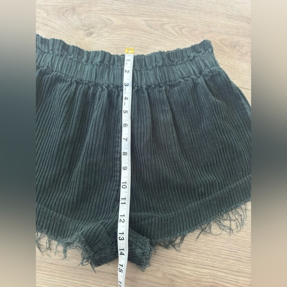 Urban Outfitters Dark Green Corduroy High Waist Shorts - Picture 6 of 9